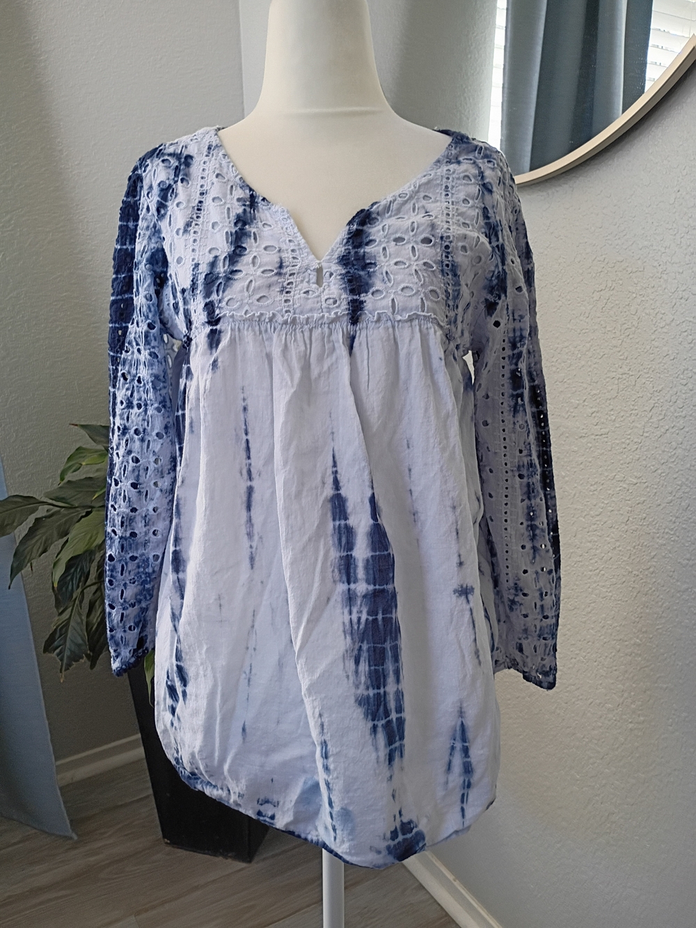 Boho Eyelet Tie-Dye Tunic Top - Navy White